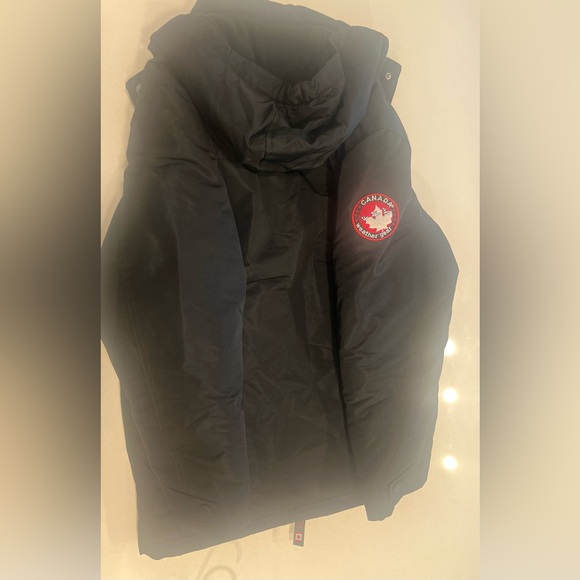 NWOT - Canada Goose Youth L (14/16) Black Puffer Jacket - Picture 5 of 16